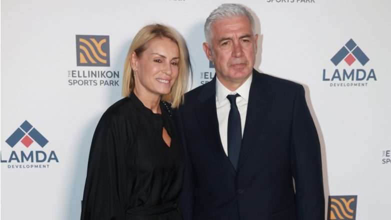 Ο Αντώνης Νικοπολίδης σε μια σπάνια κοινή εμφάνιση με τη σύζυγό του, Βάσω Στασινού στο Ελληνικό Ο Αντώνης Νικοπολίδης σε μια σπάνια κοινή εμφάνιση με τη σύζυγό του, Βάσω Στασινού στο Ελληνικό