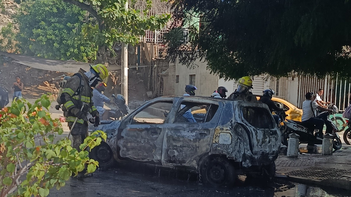 Ο πρόεδρος της Κολομβίας στέλνει τον στρατό σε πόλη που σαρώνεται από τη βία