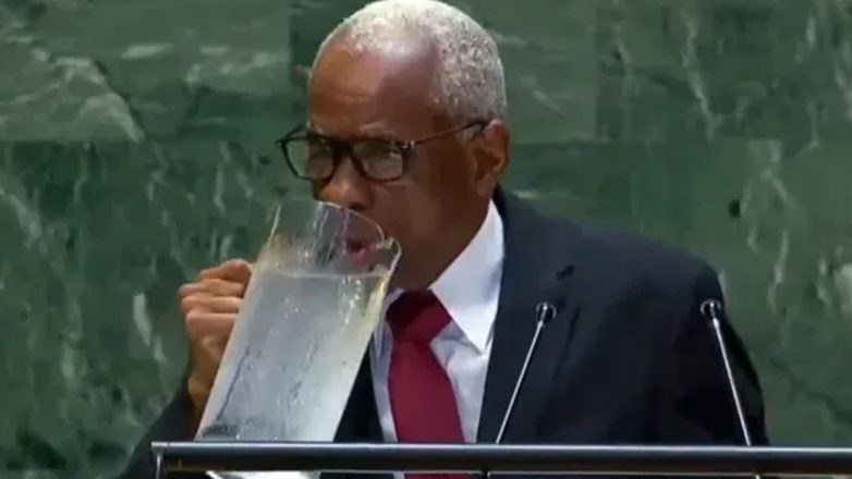 ΟΗΕ: Ο πρόεδρος της Αϊτής ήπιε νερό από την… κανάτα ΟΗΕ: Ο πρόεδρος της Αϊτής ήπιε νερό από την… κανάτα