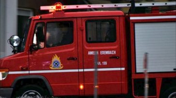 Υπό μερικό έλεγχο η πυρκαγιά σε διαμέρισμα στο Κάτω Χαλάνδρι