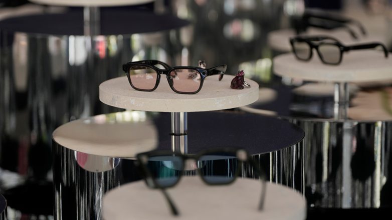 Η Meta παρουσίασε το μέλλον – Νέα γυαλιά εικονικής πραγματικότητας και η συσκευή τσέπης «Charm»