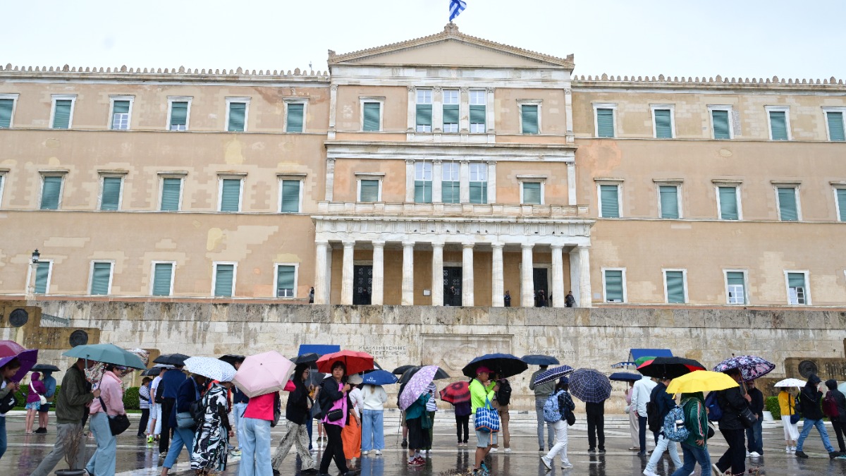 Φθινοπωρινό σκηνικό σε όλη τη χώρα – Βροχές και πτώση της θερμοκρασίας