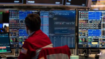 Μεικτά πρόσημα στη Wall Street