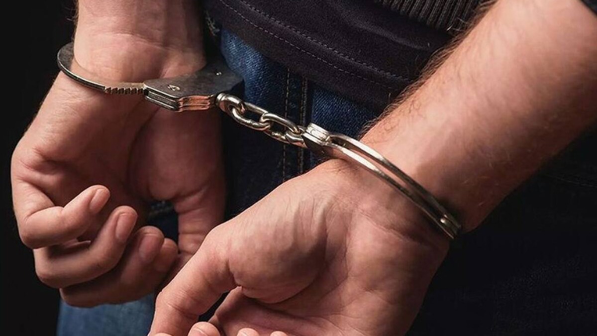 Θεσσαλονίκη: Χειροπέδες σε 37χρονο για κατοχή υλικού παιδικής πορνογραφίας Θεσσαλονίκη: Χειροπέδες σε 37χρονο για κατοχή υλικού παιδικής πορνογραφίας