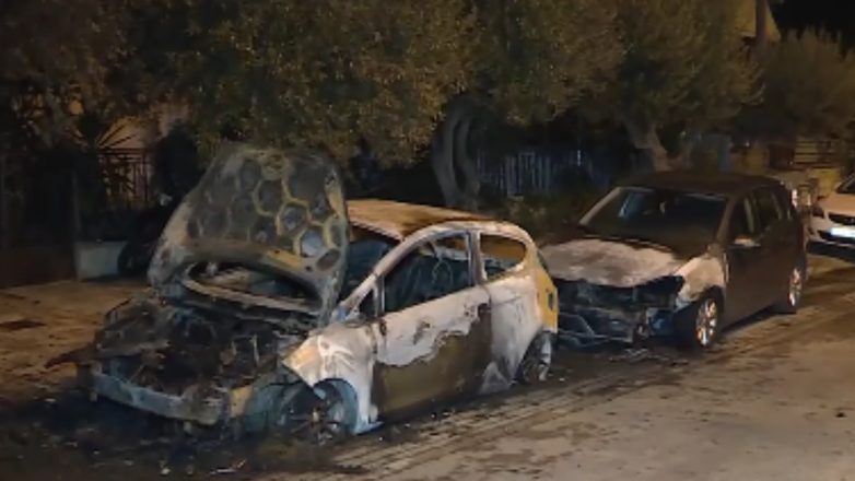 Ηλιούπολη: Φωτιά και έκρηξη σε ΙΧ Ηλιούπολη: Φωτιά και έκρηξη σε ΙΧ