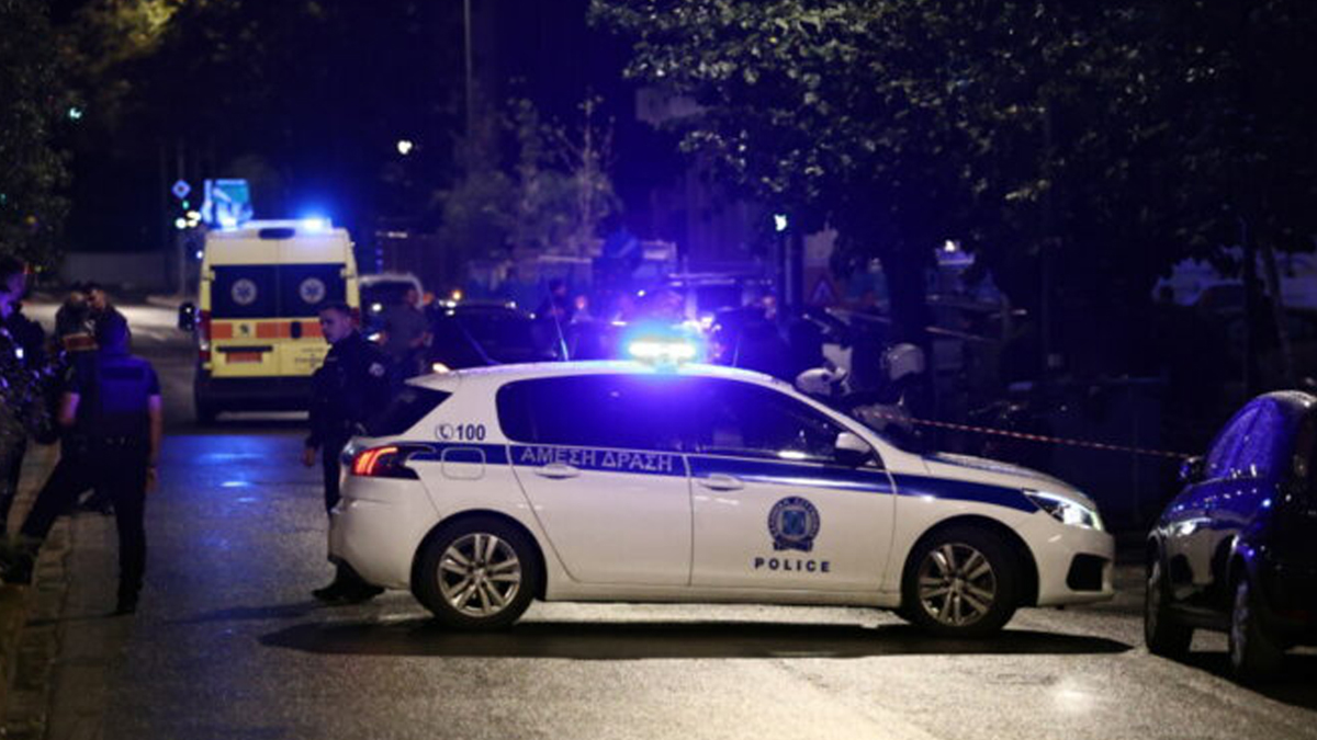 Λαύριο: 32χρονος Ρουμάνος μαχαίρωσε την πρώην του και τον σύντροφό της, μπροστά στα ανήλικα παιδιά τους Λαύριο: 32χρονος Ρουμάνος μαχαίρωσε την πρώην του και τον σύντροφό της, μπροστά στα ανήλικα παιδιά τους