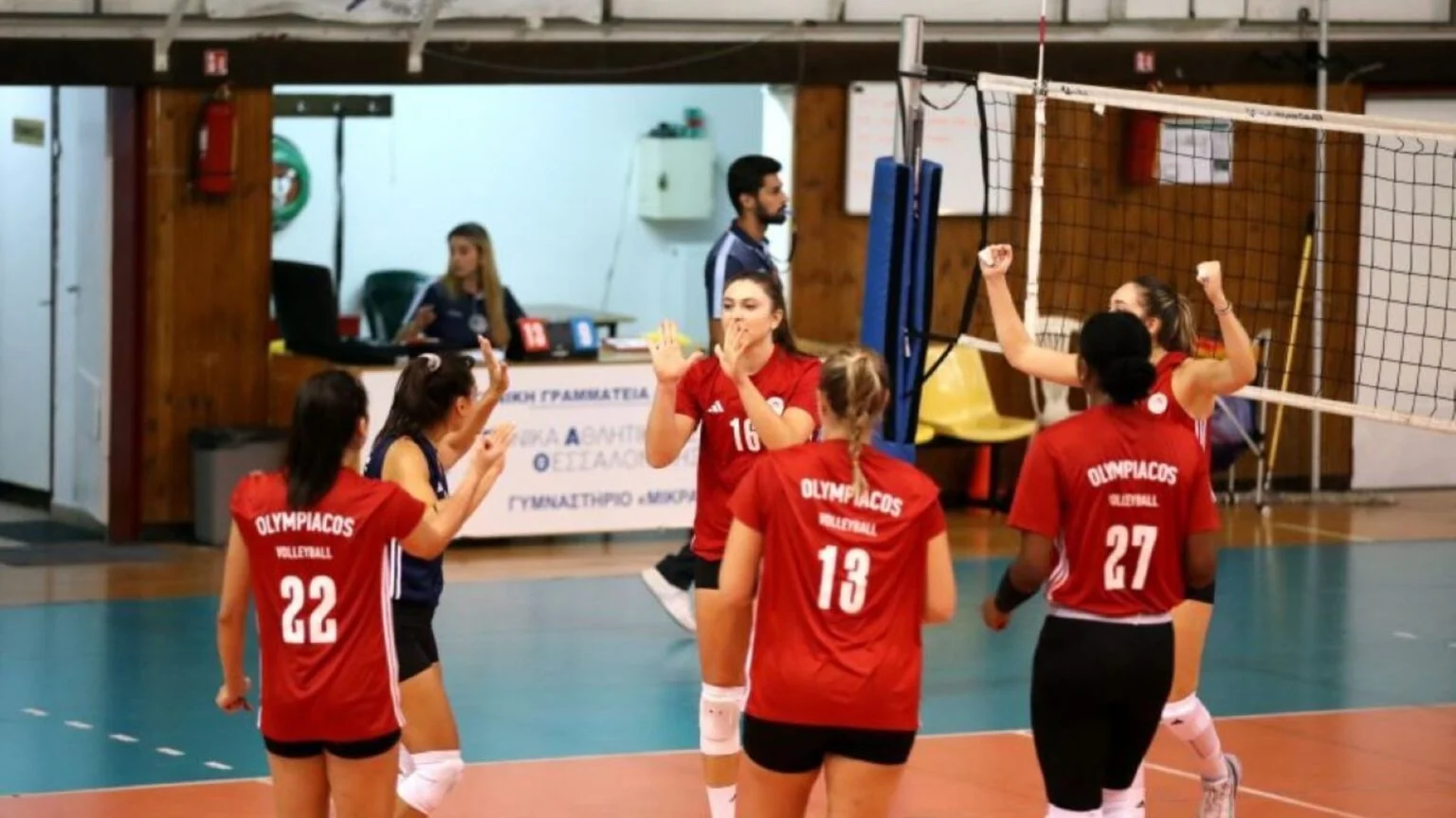 Bόλεϊ: Με νίκη ξεκίνησε ο Ολυμπιακός στο Βαλκανικό Κύπελλο