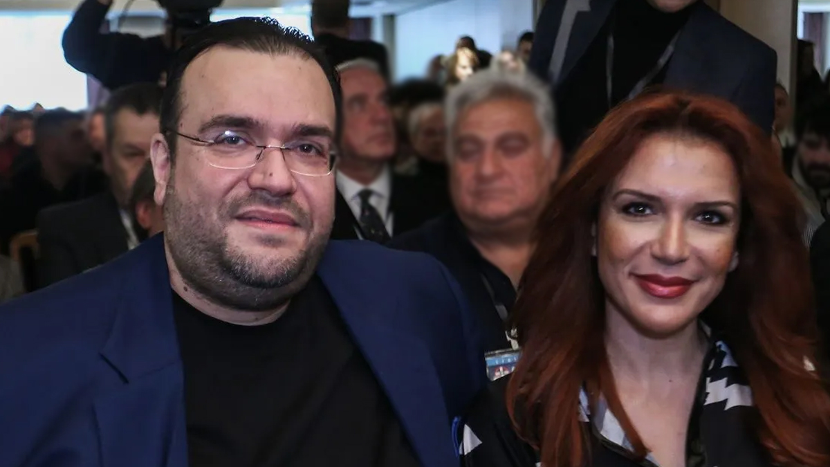 Η σούπερ κομπίνα του trash παρουσιαστή με διαφημιστικές, εστιατόρια, νυχτερινά κέντρα και μαγαζιά ρούχων