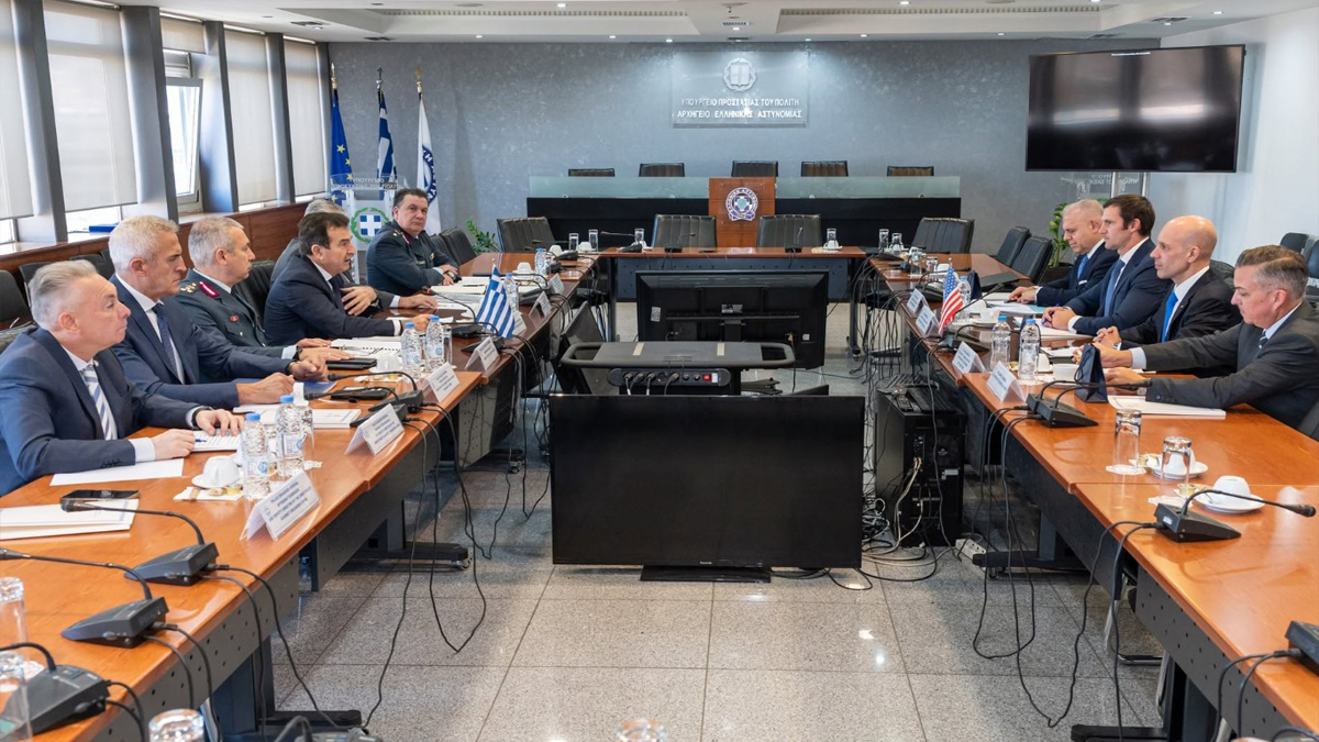 Συνάντηση Χρυσοχοΐδη με τον Αμερικανό Υφυπουργό Εσωτερικής Ασφάλειας Συνάντηση Χρυσοχοΐδη με τον Αμερικανό Υφυπουργό Εσωτερικής Ασφάλειας