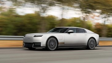 Jaguar Type 01: Το ηλεκτρικό «θηρίο» των 1.030 ίππων που θέλει να τα βάλει με Bentley και Rolls-Royce