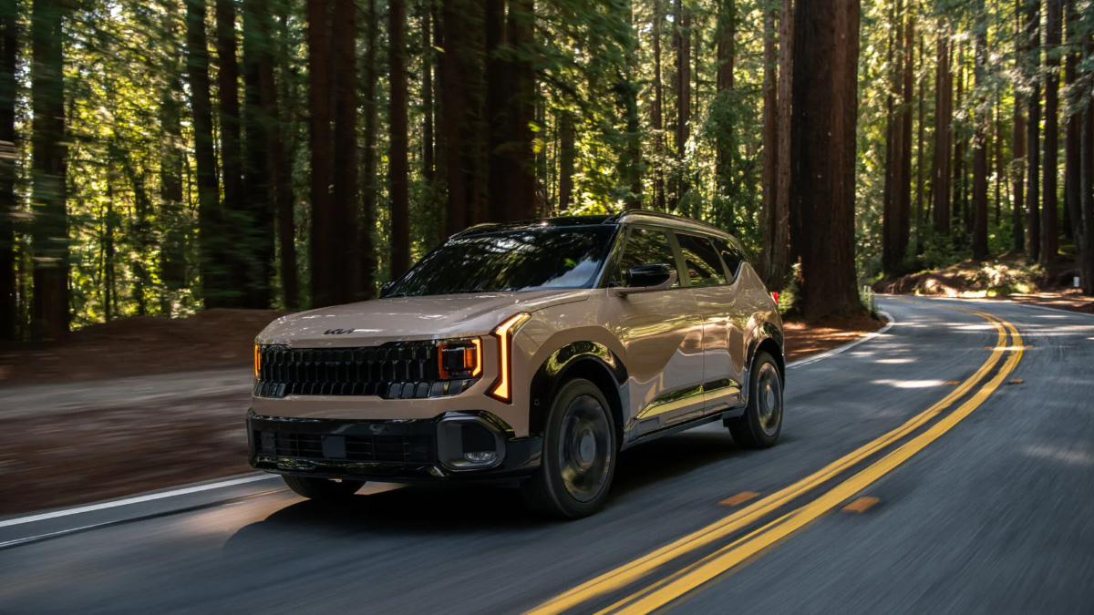 Νέο Kia Seltos: Το ευρύχωρο C-SUV των 180 ίππων έφτασε στην Ελλάδα από €28.990