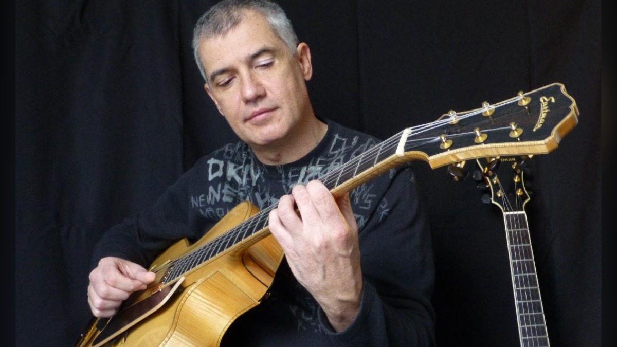 Μάκης Αμπλιανίτης: Το «No More Melodies» ζωντανά στο Theatre of the NO