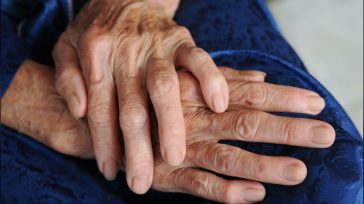Ηράκλειο: Άρπαξαν από 90χρονη 15.000 ευρώ – Της πήραν μέχρι και το πιεσόμετρο