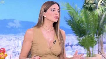 «Ζαμέ Κορωπί»: Η Σταματίνα Τσιμτσιλή «αδειάζει» τον Μιχάλη Δημητρακόπουλο στον αέρα του «Happy Day»