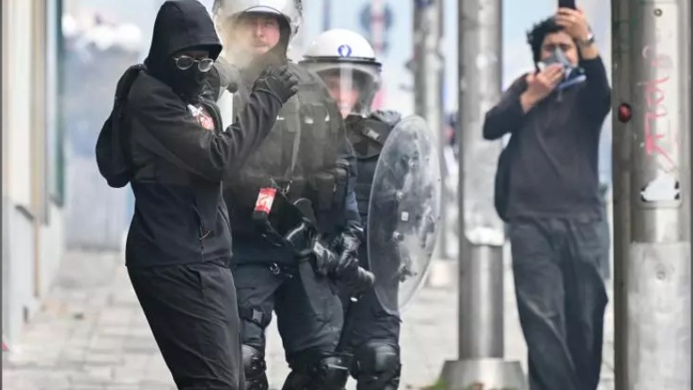 Μετά τη Γαλλία, η οργή εισβάλλει και στις Βρυξέλλες Μετά τη Γαλλία, η οργή εισβάλλει και στις Βρυξέλλες