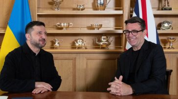 Ο Αντι Μπέρναμ εξέφρασε την καθολική του αλληλεγγύη προς τον Βολοντίμιρ Ζελένσκι