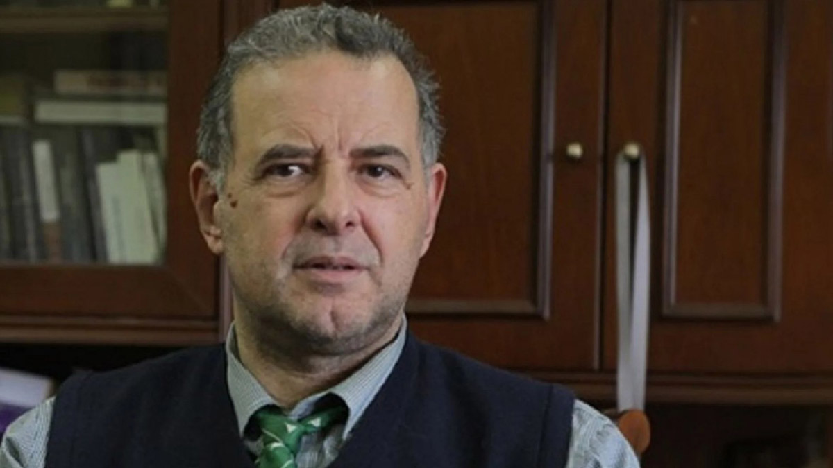 Παναγόπουλος: «Παράσιτα που ζουν από το αίμα του Δικεφάλου» Παναγόπουλος: «Παράσιτα που ζουν από το αίμα του Δικεφάλου»