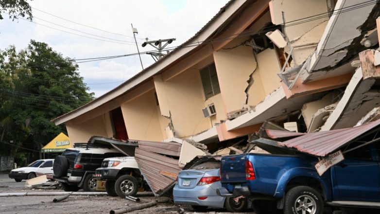 Συγκλονιστικές εικόνες από το σεισμό «μαμούθ» στον Παναμά Συγκλονιστικές εικόνες από το σεισμό «μαμούθ» στον Παναμά