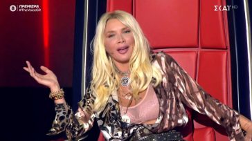 Πάολα: Η πρώτη εμφάνιση ως coach στο «The Voice» – Η υπόκλιση της Έλενας Παπαρίζου