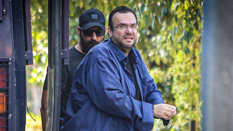 Καμπούρης: «Δεν έχω διαπράξει απάτη» – Τα ρίχνει τώρα όλα στους λογιστές Καμπούρης: «Δεν έχω διαπράξει απάτη» – Τα ρίχνει τώρα όλα στους λογιστές