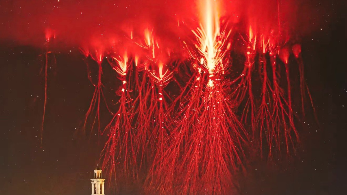 Τα εντυπωσιακά «Red Sprites» που έβαψαν κόκκινο τον ουρανό της Κορσικής