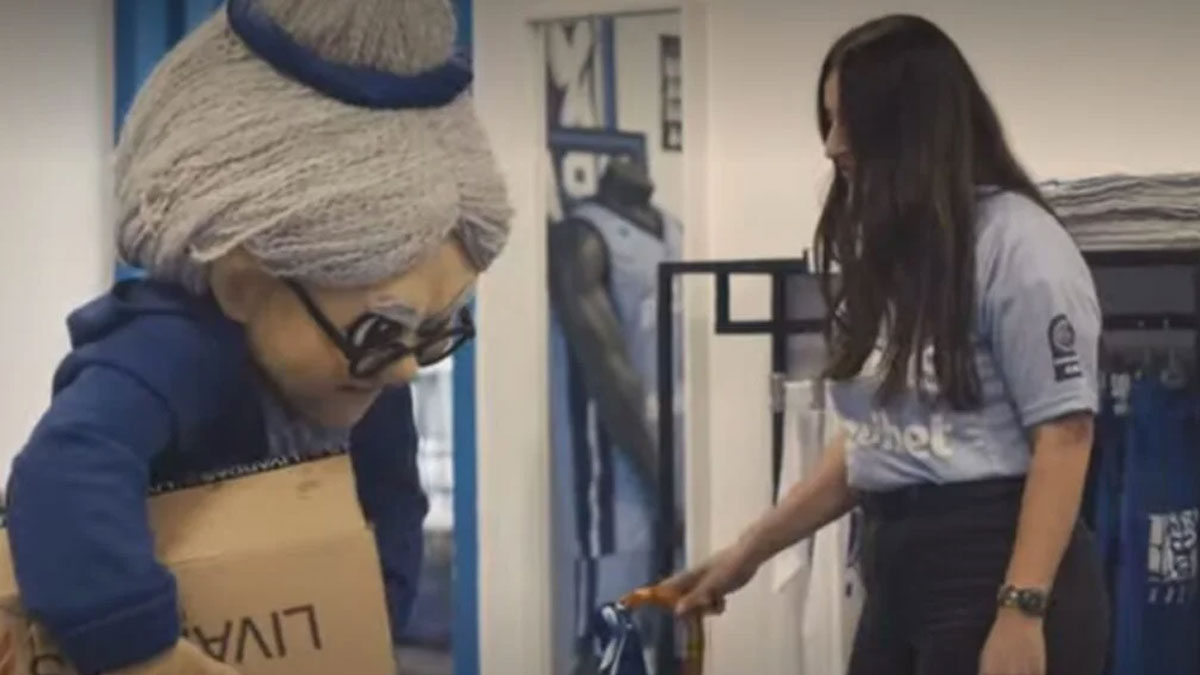 Κυκλοφόρησε και μπλουζάκια η Χάιδω