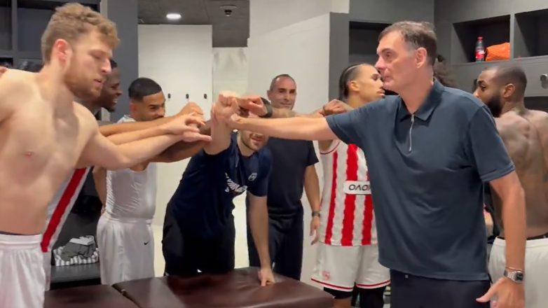 Μπαρτζώκας: «Έχετε κότσια και προσωπικότητα» Μπαρτζώκας: «Έχετε κότσια και προσωπικότητα»