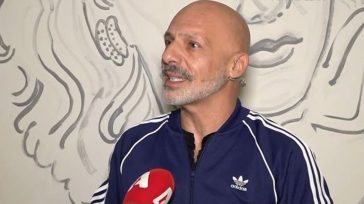 Νίκος Μουτσινάς: «Μετά τα Τέμπη δεν μπορώ να κάνω πια σάτιρα»