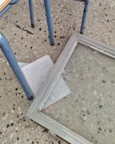 Μεσολόγγι: Παράθυρο ξεκόλλησε από το κάσωμα και έπεσε πάνω σε μαθητή μέσα στην τάξη Μεσολόγγι: Παράθυρο ξεκόλλησε από το κάσωμα και έπεσε πάνω σε μαθητή μέσα στην τάξη