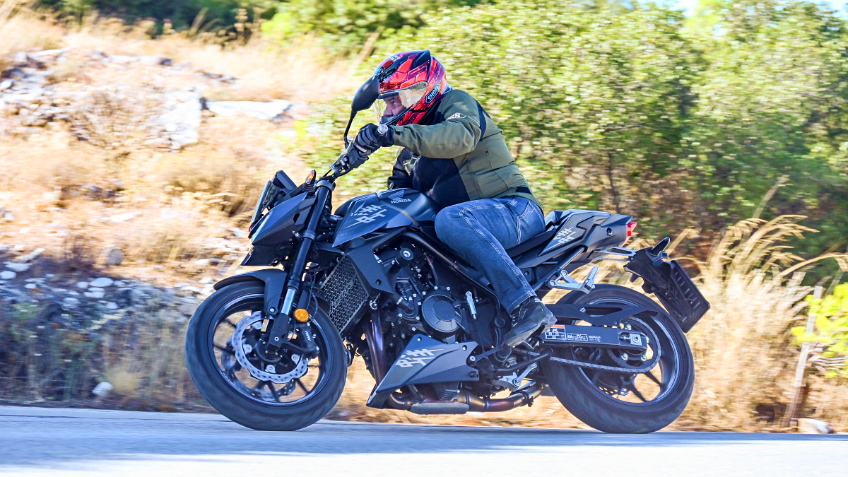 Η ευκολία αλλάζει ταχύτητα, με την Honda CB750 Hornet E-Clutch