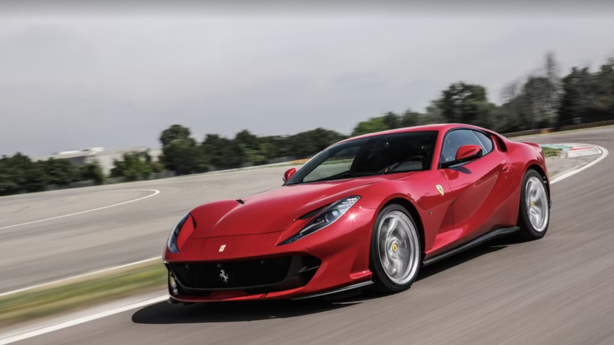 Γιατί οι Ferrari είναι κόκκινες; Η ιστορία πίσω από το πιο διάσημο χρώμα της αυτοκίνησης