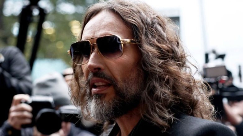 «Σαν ένα τέρας»: Συγκλονίζει η κατάθεση θύματος στη δίκη του Ράσελ Μπραντ «Σαν ένα τέρας»: Συγκλονίζει η κατάθεση θύματος στη δίκη του Ράσελ Μπραντ