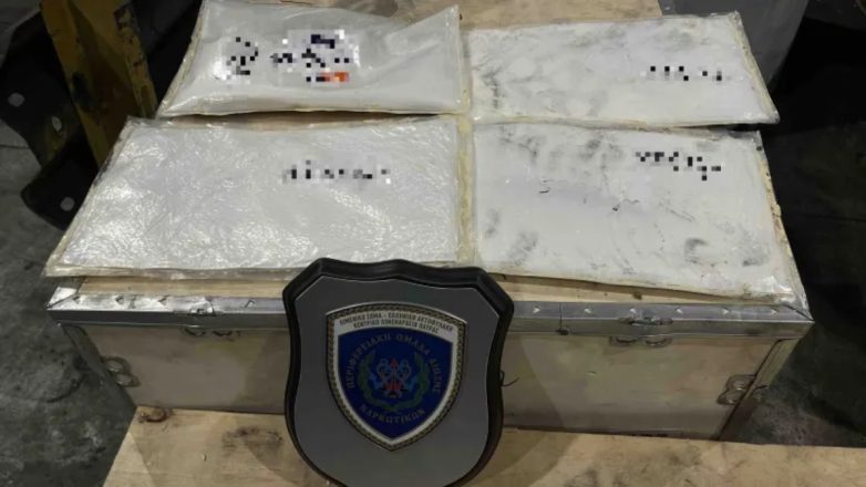 Έκαναν «εισαγωγή» κοκαΐνης και skunk μέσω του «Ελ. Βενιζέλος» Έκαναν «εισαγωγή» κοκαΐνης και skunk μέσω του «Ελ. Βενιζέλος»
