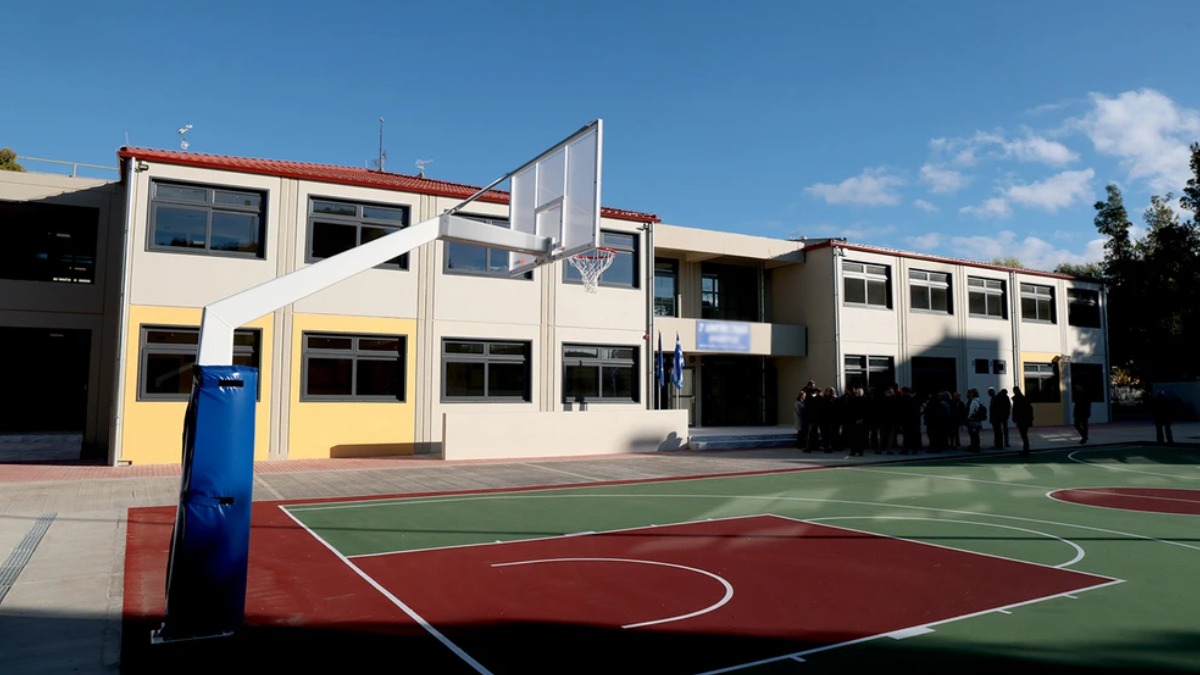 Συνελήφθη καθηγητής Φυσικής Αγωγής στη Βούλα για προσβολή γενετήσιας αξιοπρέπειας Συνελήφθη καθηγητής Φυσικής Αγωγής στη Βούλα για προσβολή γενετήσιας αξιοπρέπειας