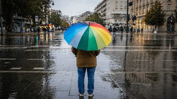 Καιρός: Χειμωνιάτικο σκηνικό με βροχές, κρύο και χιόνια στα ορεινά