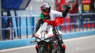 Ο Bulega ολοκληρώνει μια σεζόν-ρεκόρ στο WorldSBK με δύο νίκες στην Jerez