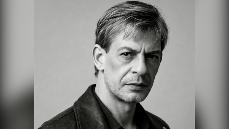 Ο Μιχάλης Ρακιντζής «μεταμορφώνει» το Γυάλινο Μουσικό Θέατρο