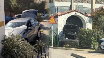 Γλυφάδα: «Μπούκαρε» με το αυτοκίνητο σε αυλή εκκλησίας