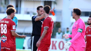 «Φωνές» για την αποβολή Ελνένι