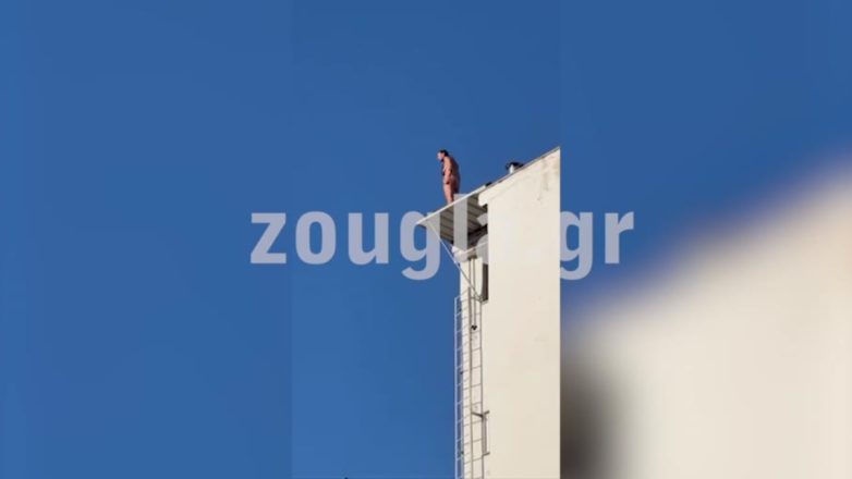 Καρδίτσα: Γυναίκα απειλούσε να πέσει από την οροφή ξενοδοχείου Καρδίτσα: Γυναίκα απειλούσε να πέσει από την οροφή ξενοδοχείου
