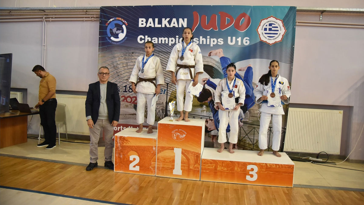 Τζούντο: 16 μετάλλια για την Ελλάδα στην Άρτα Τζούντο: 16 μετάλλια για την Ελλάδα στην Άρτα