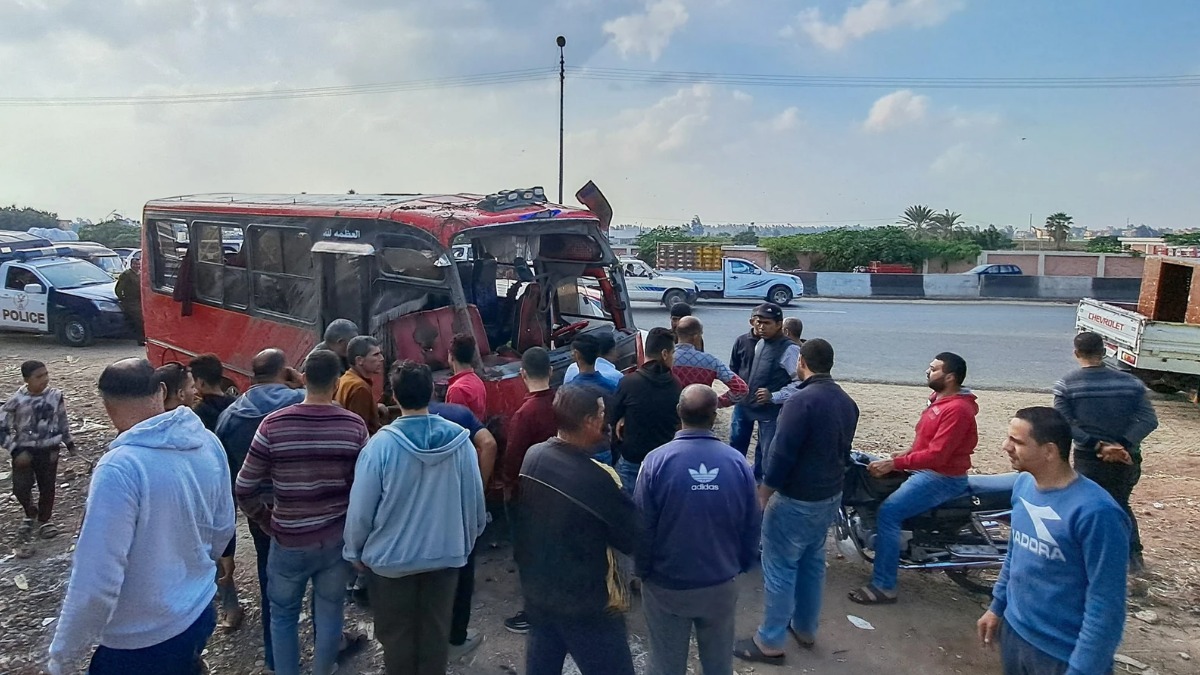 Αίγυπτος: 13 νεκροί από σύγκρουση φορτηγού με τουριστικό λεωφορείο