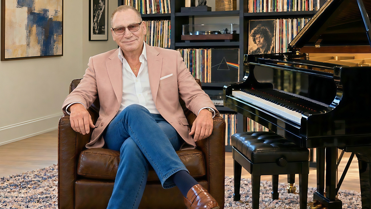 Costantino Salis: Κυκλοφόρησε το νέο single «Φύγε Μαζί Μου»