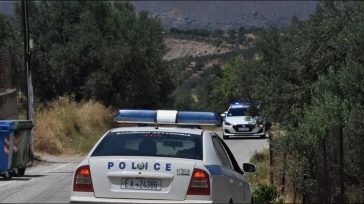 Αμαλιάδα: Έθαψαν τη μητέρα τους στον κήπο γιατί δεν είχαν να πληρώσουν για την κηδεία