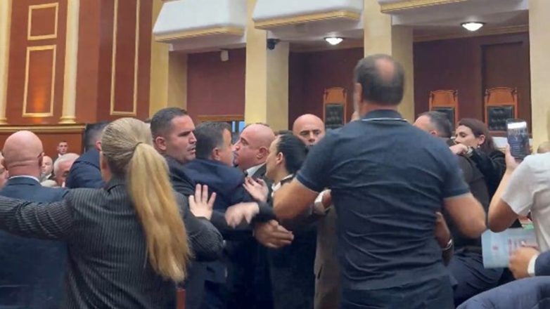 Η κυβέρνηση Ράμα ζητάει την απομάκρυνση από τη Βουλή 20 βουλευτών της αντιπολίτευσης Η κυβέρνηση Ράμα ζητάει την απομάκρυνση από τη Βουλή 20 βουλευτών της αντιπολίτευσης