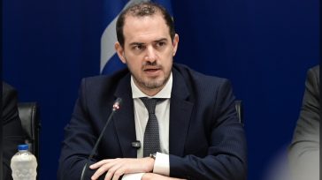 Καλά στην υγεία του ο αναπληρωτής Υπουργός Μεταφορών Γιώργος Κώτσηρας