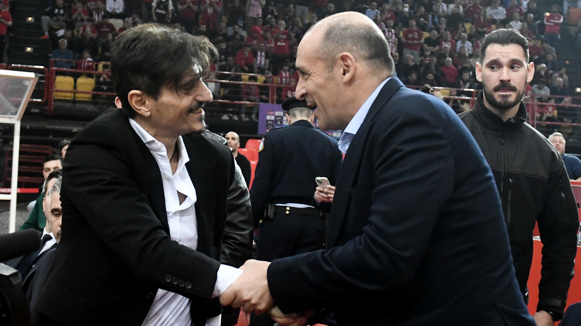 Γιαννακόπουλος: «Όταν γλιστράτε από κάνα νόμο, θα υπάρχει ο δικός μου» Γιαννακόπουλος: «Όταν γλιστράτε από κάνα νόμο, θα υπάρχει ο δικός μου»