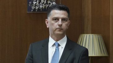 Παραίτηση «βόμβα» του Μιχάλη Μπεκίρη από το πρωθυπουργικό γραφείο