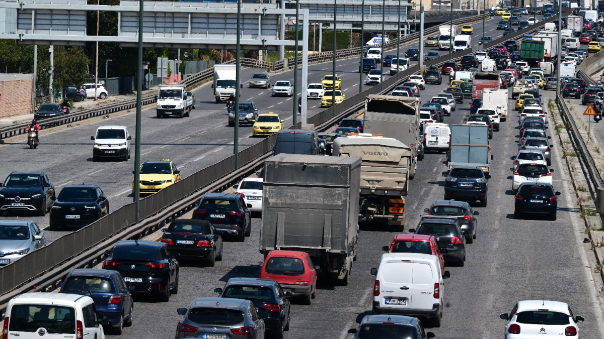 Κίνηση στην άνοδο της Εθνικής Οδού λόγω τροχαίου ατυχήματος
