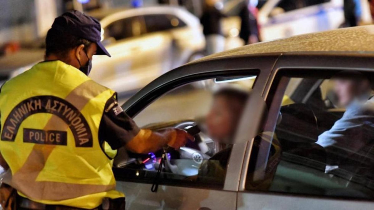 Οδηγούσε μεθυσμένος και χωρίς δίπλωμα Οδηγούσε μεθυσμένος και χωρίς δίπλωμα